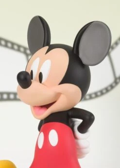 Bandai Mickey Mouse FiguartsZERO Mickey Mouse (1940's) -Model Figures Shop 482d5b8b c50e 4941 b698 dacd9539b833