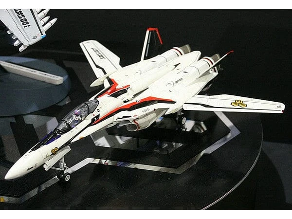 Macross Frontier VF-25F/S Messiah 1/72 Scale Model Kit 5 Macross Frontier VF-25F/S Messiah 1/72 Scale Model Kit - Image 3