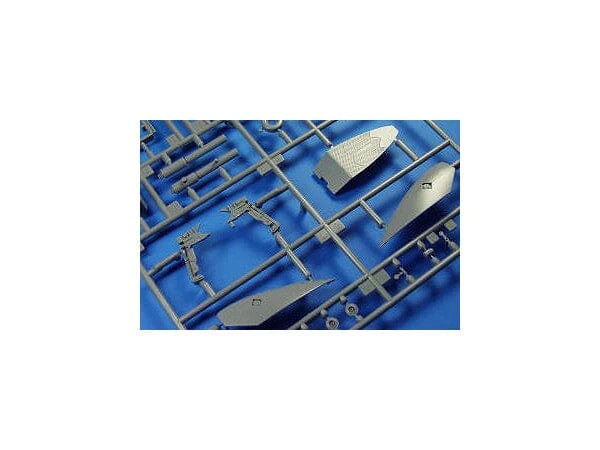 Macross Plus MC01 YF-19 1/48 Scale Model Kit 10 Macross Plus MC01 YF-19 1/48 Scale Model Kit - Image 8